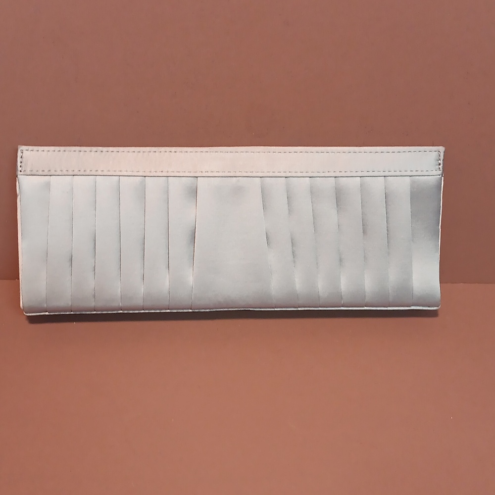 SARAH JESSICA PARKER   Fragrances  Pleated Clutch  Purse  Satin  NWOT